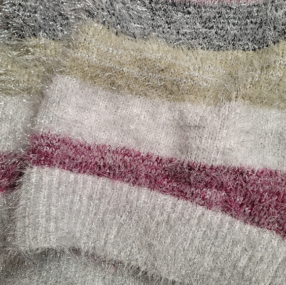Women's long sleeve fuzzy striped sweater. Brand Wild Fable. Size Medium. NWT - Picture 4 of 4